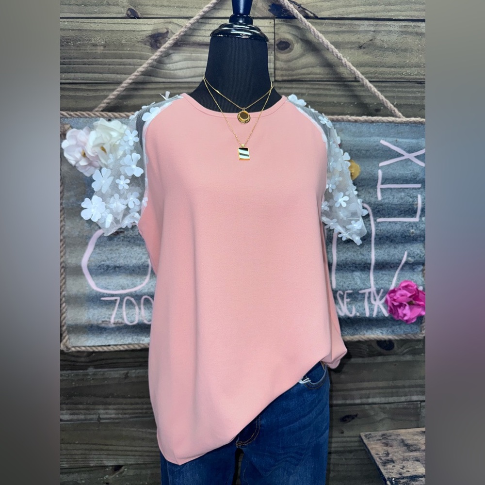 Boutique Brand Floral Embellished Lace Sleeve Pink Blouse Keyhole Back 💗